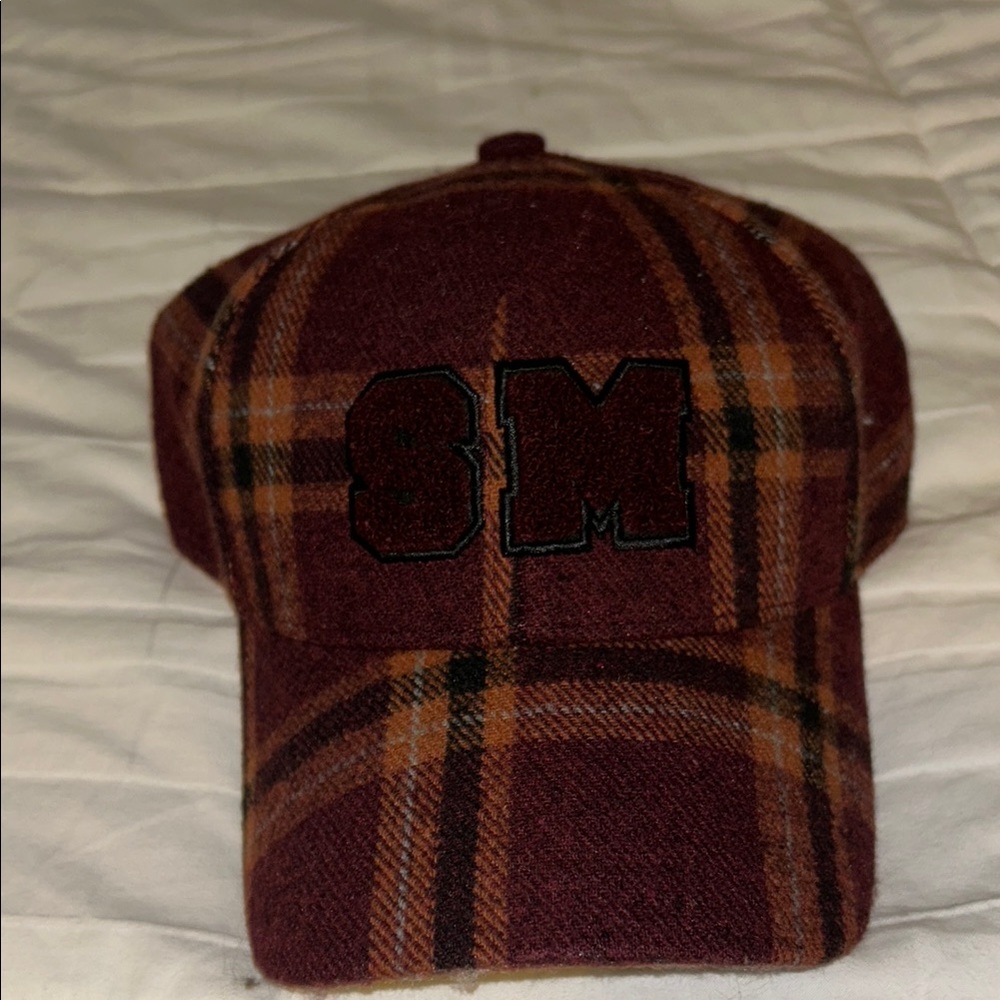 New. Never worn. Steve Madden Plaid Brown Cap